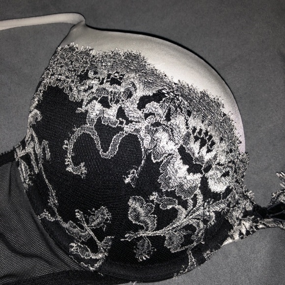 Victoria’s Secret Push-Up Bra 34C - Picture 3 of 4